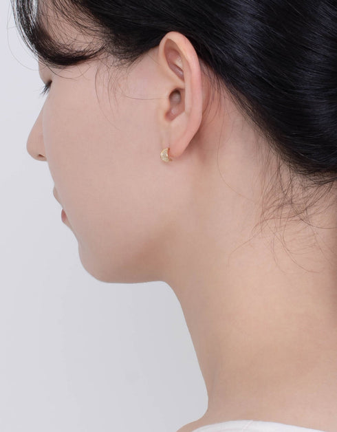 Radiant Curve 18K 镀金纯银耳钉